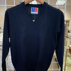 School Uniform. V-Neck sweater. NWT